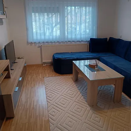 아파트 Apartmani Srebrenik *