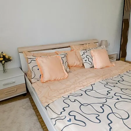 아파트 Apartmani Srebrenik *